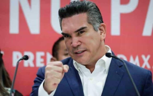 Alejandro Moreno contrasta modelos laborales: Morena mantiene jornadas extensas; el PRI propone 5 días de trabajo y dos de descanso