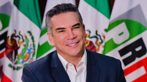 Alejandro Moreno responde a críticas y lanza señalamientos contra actores de Morena